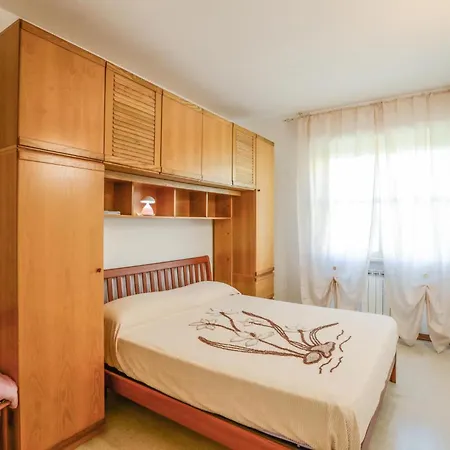 Dom wakacyjny 3 Bedroom Lovely In Marina di Pietrasanta