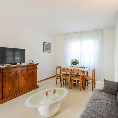 3 Bedroom Lovely In Dom wakacyjny *